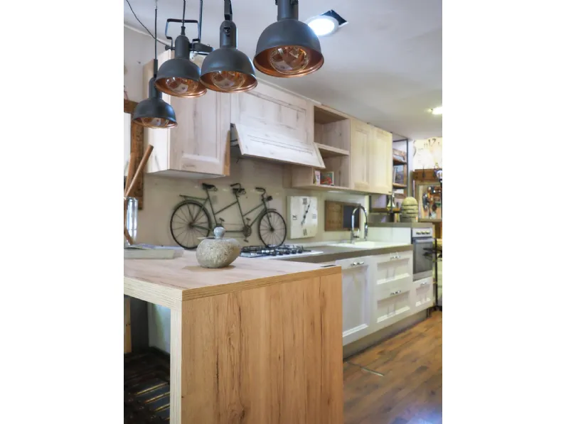 Cucina Nuovi mondi cucine Cucina shabby white con penisola in offerta OUTLET sconto 66% 