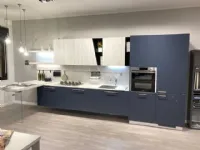 Cucina con penisola in laccato opaco blu Mood a prezzo scontato