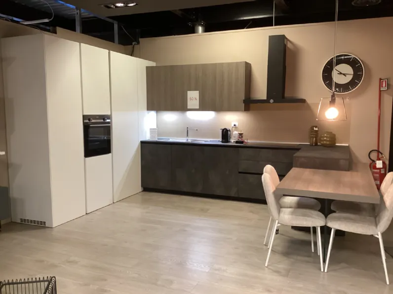 Cucina modello Cucina angolare con penisola  Arrital PREZZO SCONTATO 50%