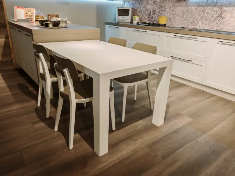 Cucina con penisola moderna bianca Arredo3 Frame a soli 8400 Euro