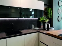 Cucina Scavolini moderna con penisola altri colori in laminato materico Delinea