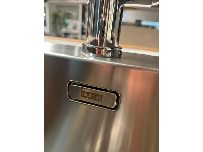 Cucina con isola Lago Cucina 36e8 SCONTATA 63%