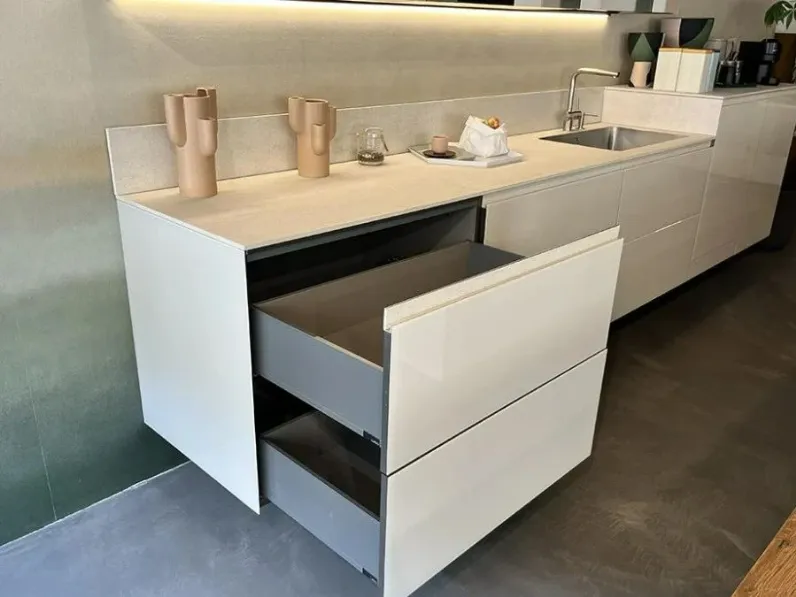 Cucina modello Cucina lineare lago 36e8 cut parete Lago PREZZO SCONTATO 45%