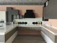 Cucina a prezzo ribassato con penisola design Primavera Arrex