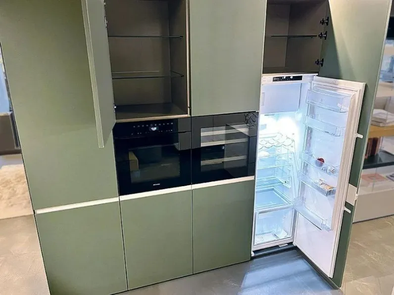 Cucina lineare design altri colori Lago Cucina lago 36e8 cut colonne a soli 10528 Euro