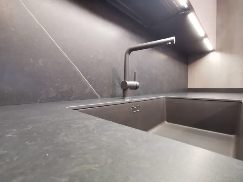 Cucina Dibiesse moderna ad angolo grigia in nobilitato Emporio