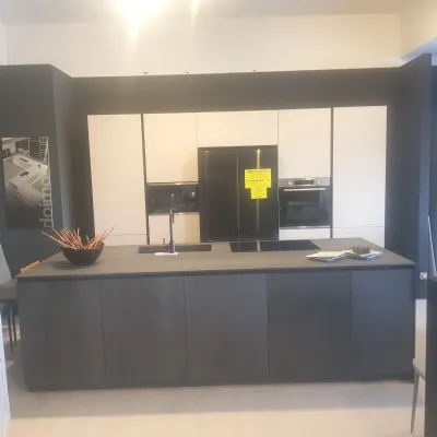 Cucina Al 32 con penisola Doimo cucine con un ribasso imperdibile