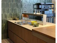Cucina Ernestomeda moderna con isola rovere chiaro in laccata opaco  ernestomeda sign