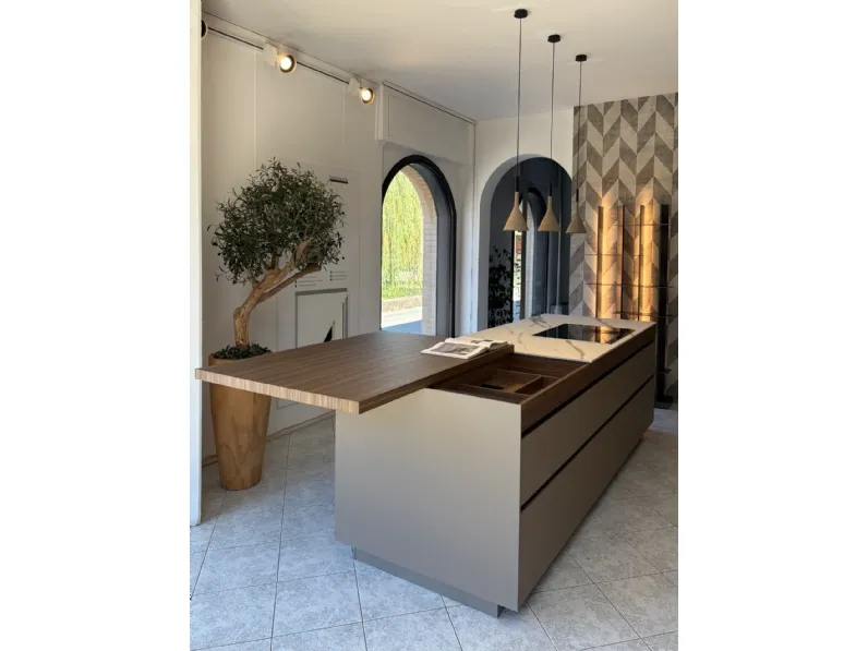 Cucina con isola Ernestomeda Sign SCONTATA 42%