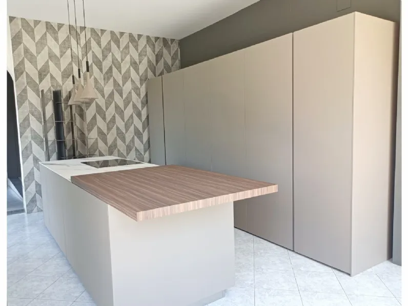 Cucina con isola Ernestomeda Sign SCONTATA 42%