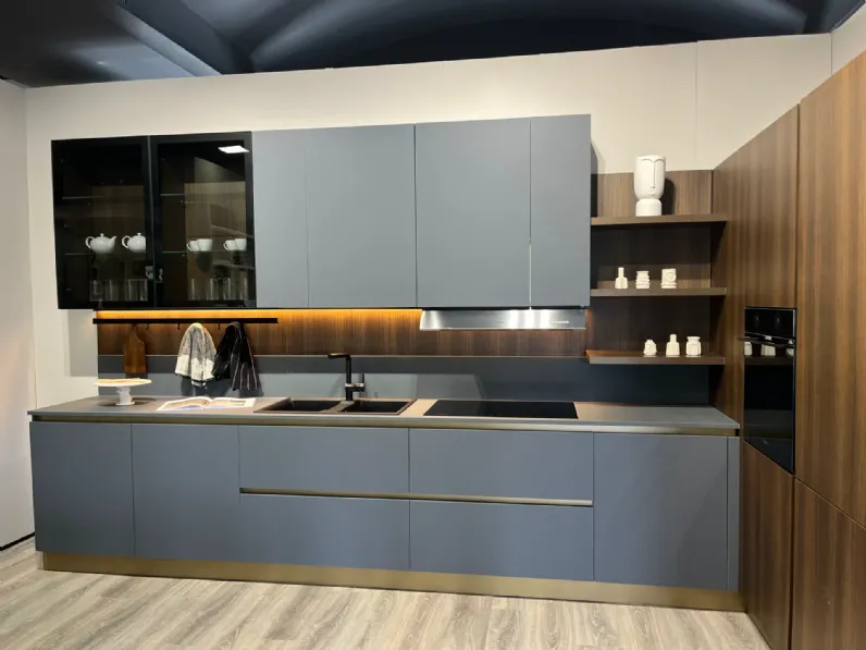 Cucina ad angolo in laccata opaco a prezzo scontato 65%