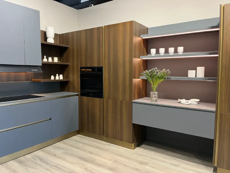 Cucina ad angolo in laccata opaco a prezzo scontato 65%