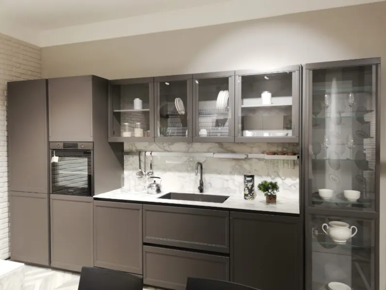 Cucina a prezzo ribassato con isola moderna Flavour neck Lube cucine