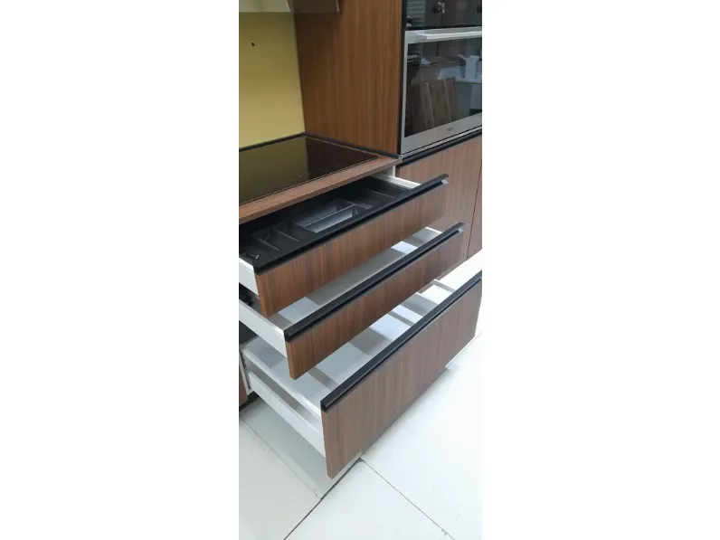 Cucina a prezzo scontato lineare moderna Nexus tabacco Giannei