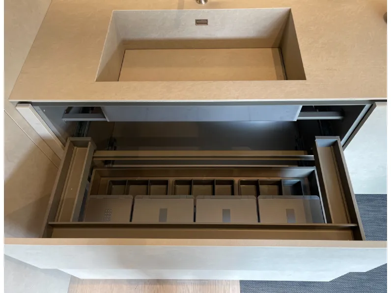 Cucina ad angolo design grigia Modulnova Mh6 a soli 22600 Euro