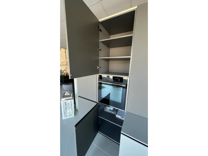 Cucina grigia design con isola Cucina tratto  Meson's cucine a soli 11680 Euro