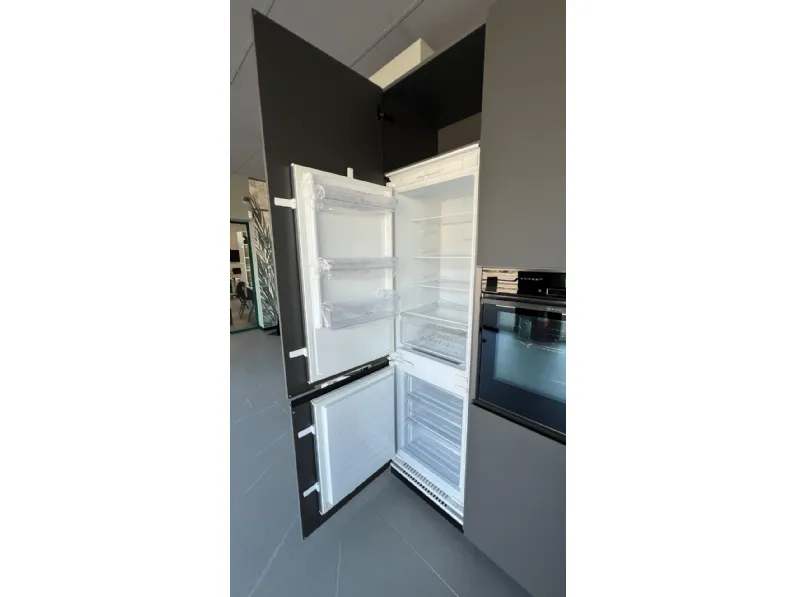 Cucina grigia design con isola Cucina tratto  Meson's cucine a soli 11680 Euro