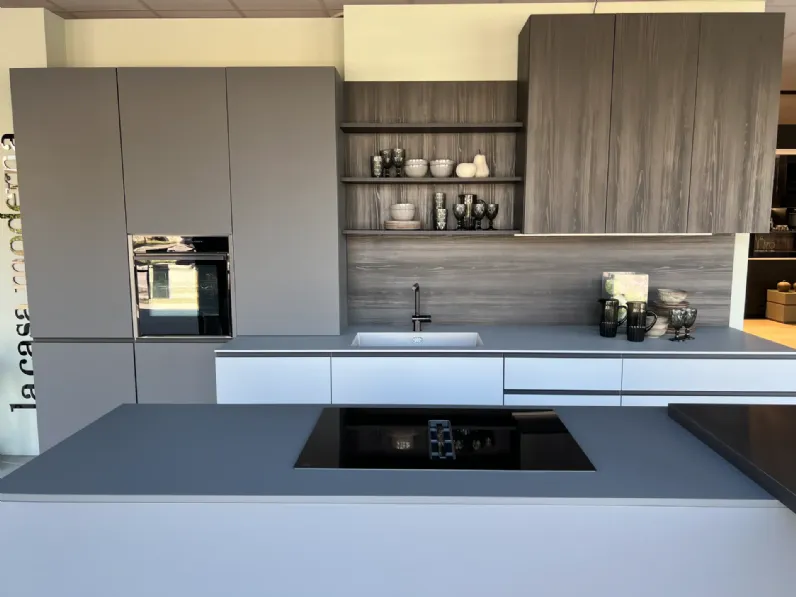 Cucina grigia design con isola Cucina tratto  Meson's cucine a soli 11680 Euro