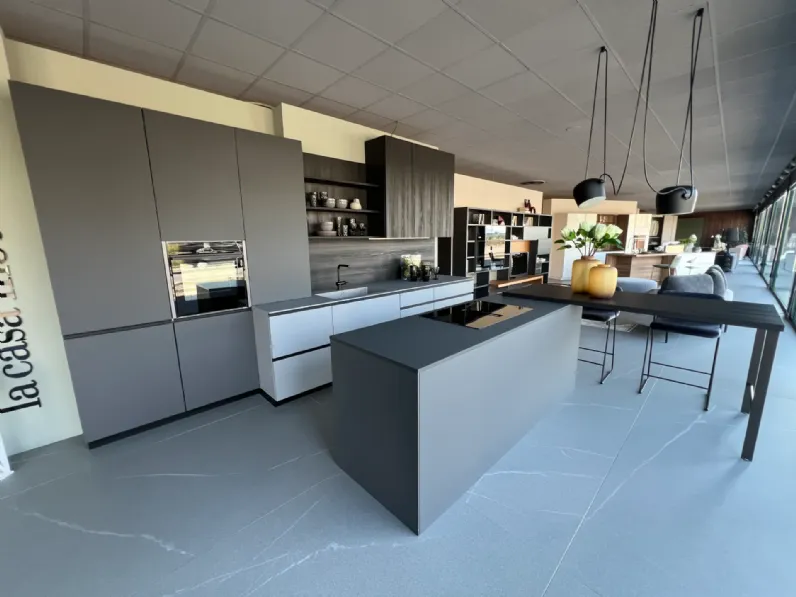 Cucina grigia design con isola Cucina tratto  Meson's cucine a soli 11680 Euro