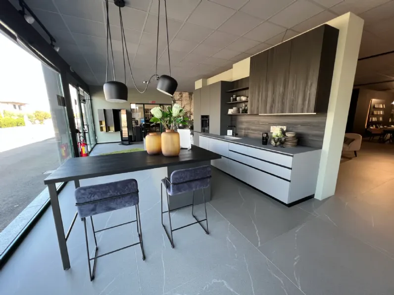 Cucina grigia design con isola Cucina tratto  Meson's cucine a soli 11680 Euro