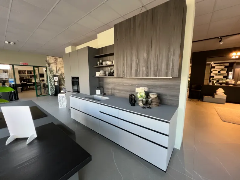 Cucina grigia design con isola Cucina tratto  Meson's cucine a soli 11680 Euro