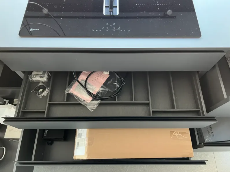 Cucina grigia design con isola Cucina tratto  Meson's cucine a soli 11680 Euro