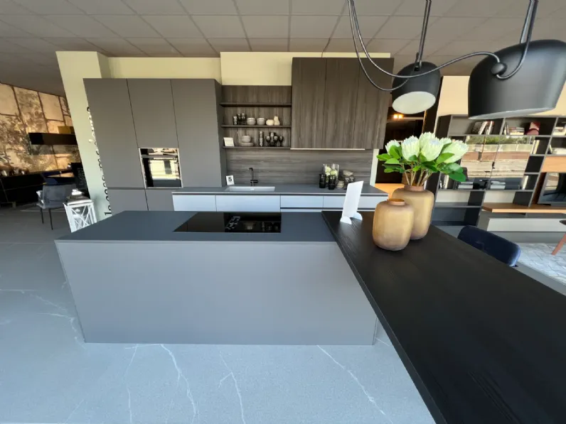 Cucina grigia design con isola Cucina tratto  Meson's cucine a soli 11680 Euro