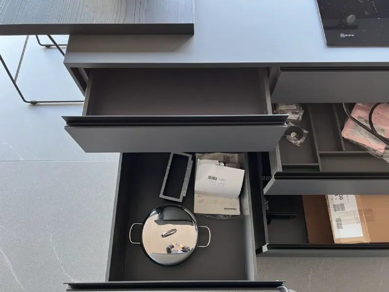 Cucina grigia design con isola Cucina tratto  Meson's cucine a soli 11680 Euro