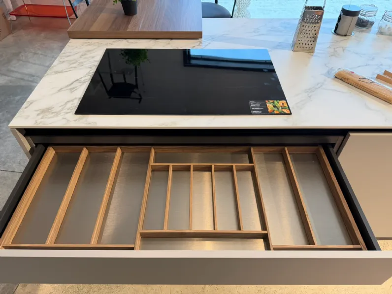 Cucina a PREZZI OUTLET in laccata opaco Binova -56%