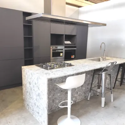 Cucina con penisola moderna grigia Arrex Bea orione penisola a soli 6500 Euro