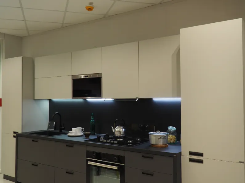 Cucina moderna lineare Cucina sax Scavolini a prezzo ribassato