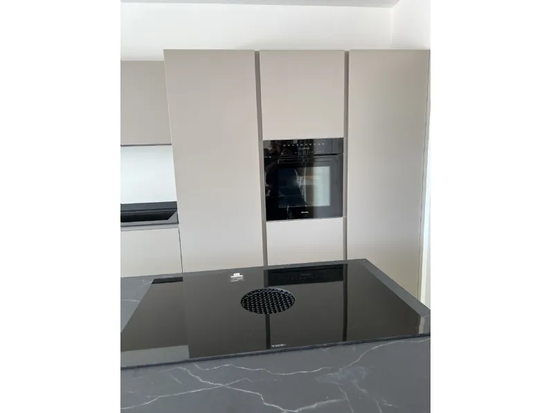 Cucina grigio design ad isola Ingrosso cucine moderne icm71 Primopiano cucine in Offerta Outlet
