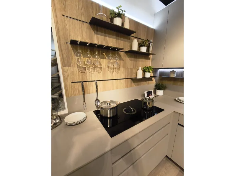Cucina a PREZZI OUTLET in laminato opaco Veneta Cucine -46%
