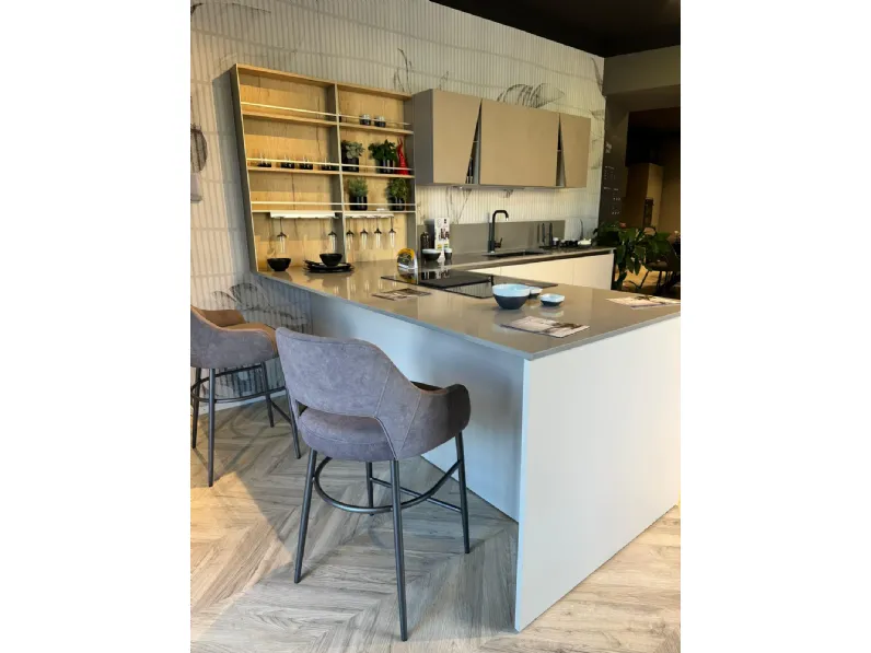 Cucina ad angolo in laminato materico a prezzo ribassato 60%