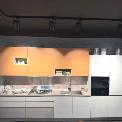 Cucina arancione moderna lineare Jay feel Creo a soli 7000 Euro