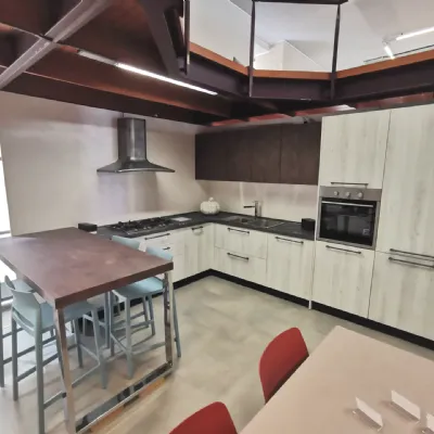 Cucina con penisola moderna bianca Gm cucine Kubika a soli 6000