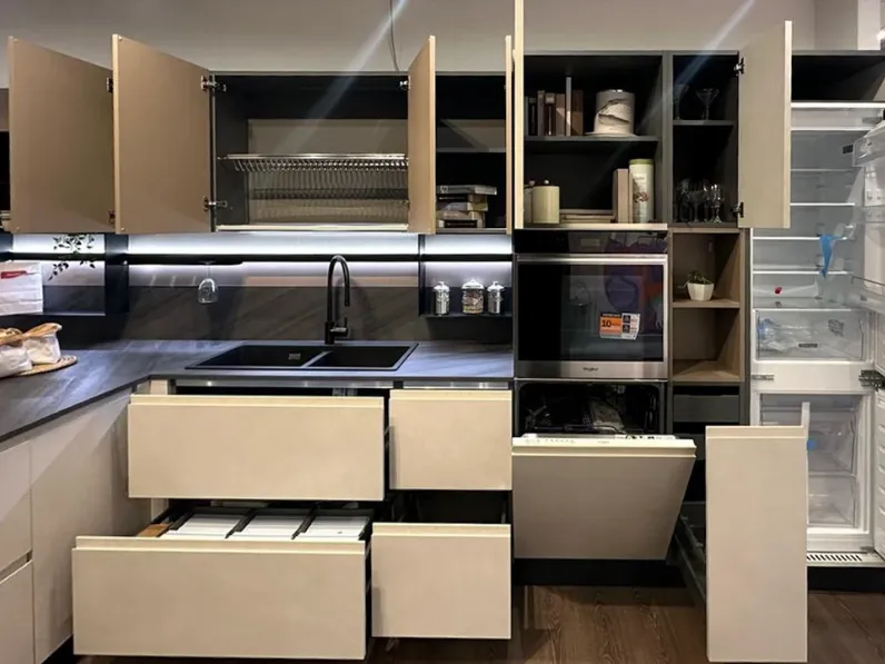 Cucina moderna con penisola Joy La casa moderna a prezzo ribassato