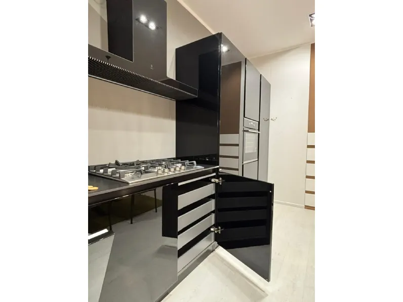 Cucina Scavolini design lineare altri colori in laccata lucido Liberamente