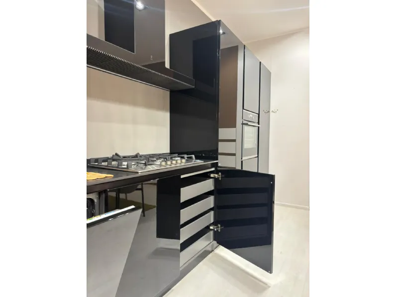 Cucina Scavolini design lineare altri colori in laccata lucido Liberamente