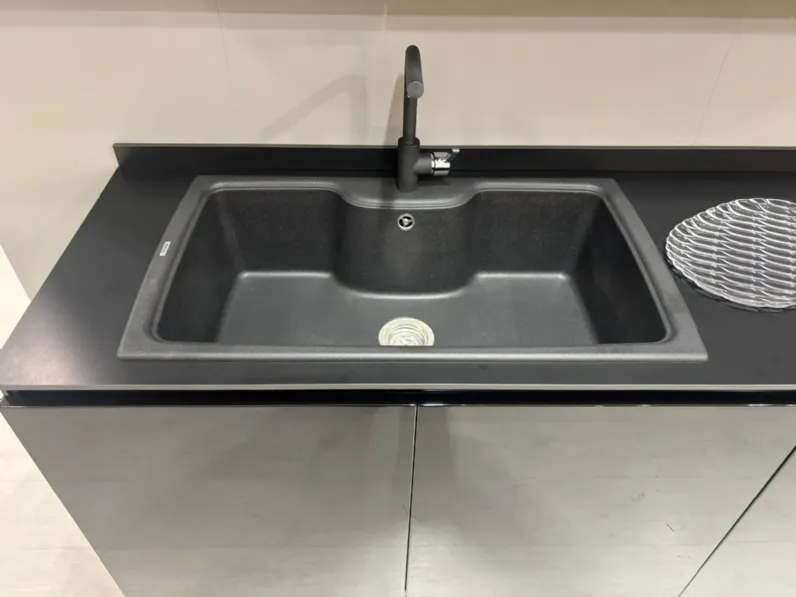 Cucina Scavolini design lineare altri colori in laccata lucido Liberamente