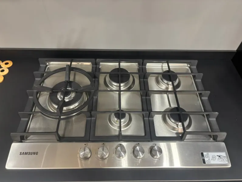 Cucina Scavolini design lineare altri colori in laccata lucido Liberamente