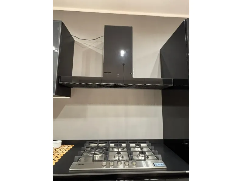 Cucina Scavolini design lineare altri colori in laccata lucido Liberamente