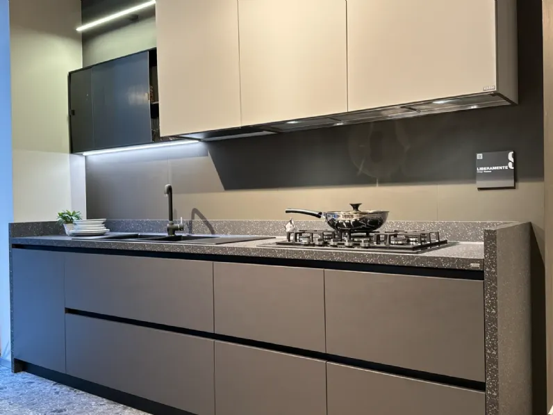 Cucina lineare in laccata opaco a prezzo ribassato 52%