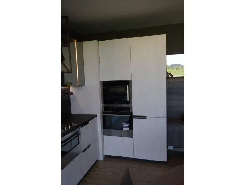 Scopri la cucina Mia di Scavolini a prezzo scontato! Design lineare.