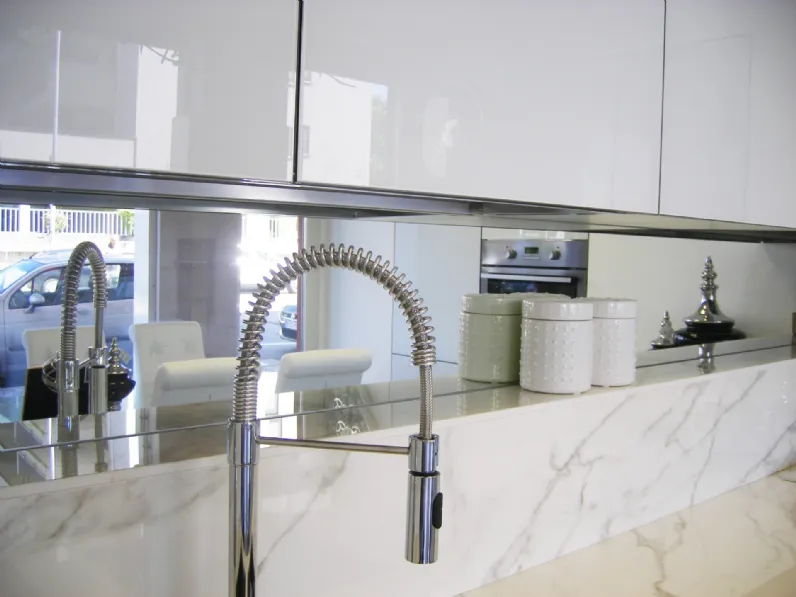 Cucina bianca design lineare Vetro Arredo3 a soli 18007 Euro