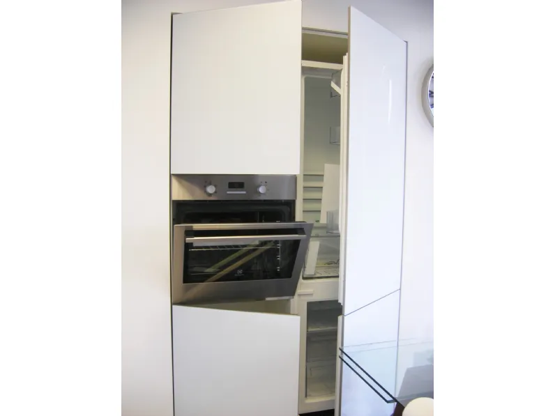Cucina bianca design lineare Vetro Arredo3 a soli 18007 Euro
