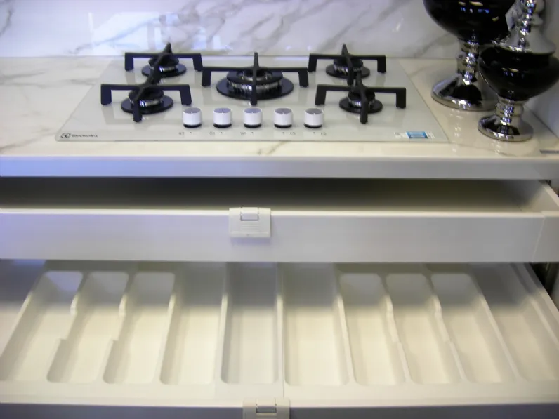 Cucina bianca design lineare Vetro Arredo3 a soli 18007 Euro