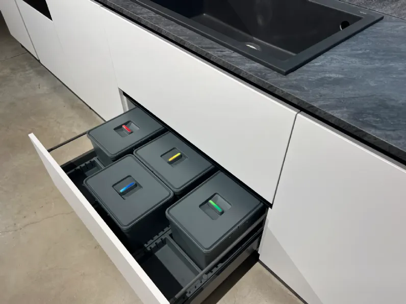 Cucina lineare moderna bianca Mobilturi Pop a soli 5400 Euro