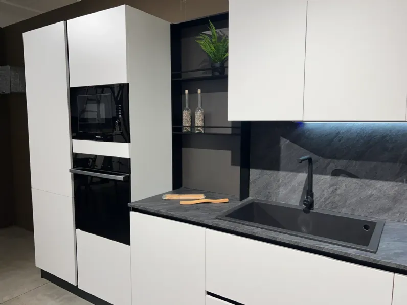 Cucina lineare moderna bianca Mobilturi Pop a soli 5400 Euro