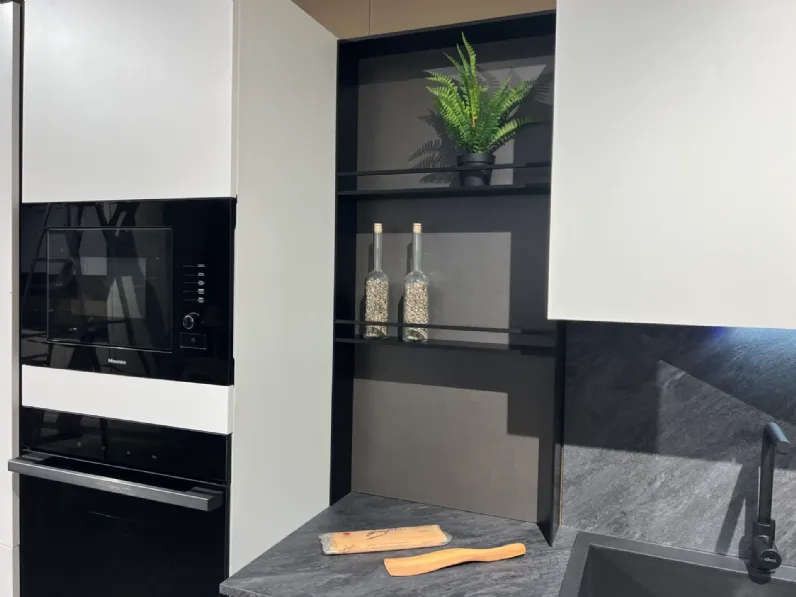 Cucina lineare moderna bianca Mobilturi Pop a soli 5400 Euro